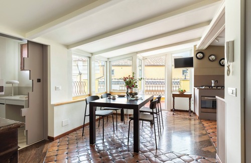 Rome City Centre Apartment | Trevi Charming Penthouse