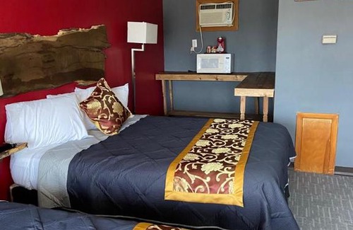Dickeyville Hotel | Tri-State Wood Inn