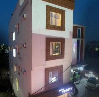 Katra Hotel | Trimrooms Trinity Katra