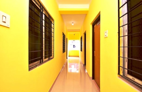 Tarapith Hotel | Trinayani Stay - 3 min Walk to Temple