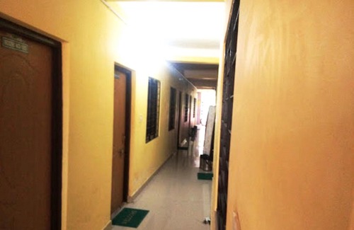 Tarapith Hotel | Trinayani Stay - 3 min Walk to Temple