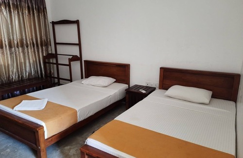 Arunagiri Nagar Hotel | Trinco Rest House