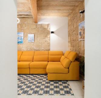 Naxxar House | Trinity house with a private rooftop pool