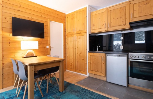 Chamonix City Centre Apartment | Triolet Jardin - an apartment that sleeps 4 guests in 1 bedroom