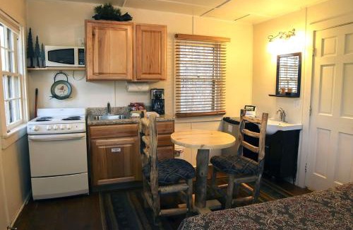 Estes Park House | Triple R Cottages- 7 cabin