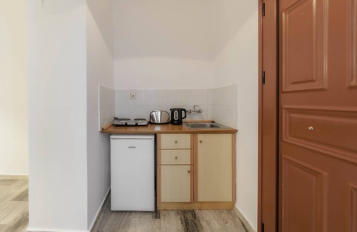 Kalamaki Apartment | Triple Room with Balcony