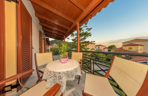Kalamaki Apartment | Triple Room with Balcony