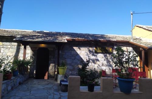 Tsagarada Apartment | Triple studio room in Mylopotamos Beach