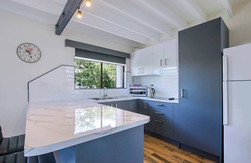 Indooroopilly House | Tropical Dreaming in the Heart of Indooroopilly