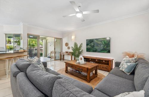 Westcourt Apartment | Tropical Gardens - Resort 9 Pools free parking