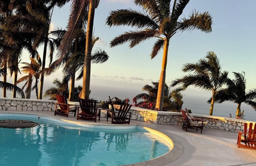 Reading Villa | Tropical Hilltop Luxury Private Villa with Pool including Butler.