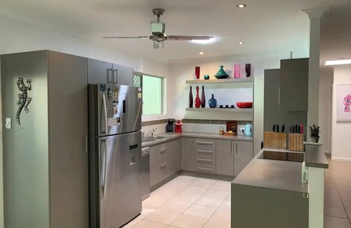 Brinsmead House | Tropical Oasis - Entire home in Freshwater, Australia