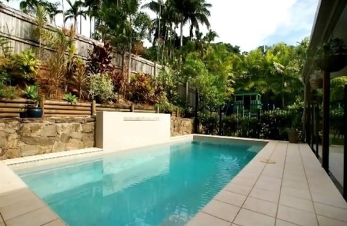 Brinsmead House | Tropical Oasis - Entire home in Freshwater, Australia