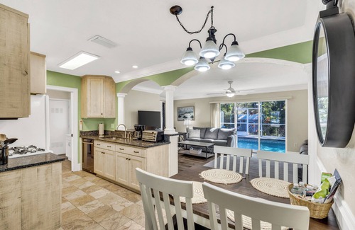 Sarasota House | Tropical Pool Home with Grill & Firepit! Close to Downtown, Pinecraft & Beaches!