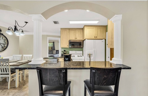 Sarasota House | Tropical Pool Home with Grill & Firepit! Close to Downtown, Pinecraft & Beaches!