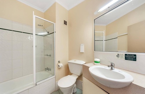 Cairns North Hotel | Tropical Queenslander