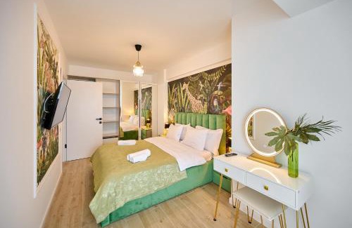 Mamaia-Sat Apartment | Tropicana - Infinity Pool & Spa Resort