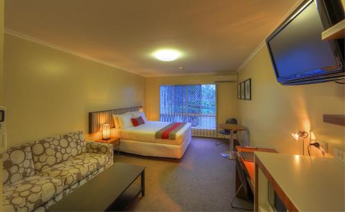 Ingham Hotel | Tropixx Motel