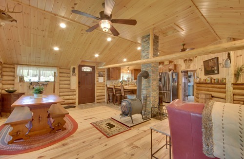 Freedom Cabin | Trout Ponds & Sauna: Unique Log Cabin in Freedom
