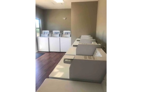 Hackberry House | Tru Lodging RV Park