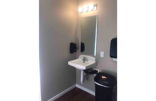 Hackberry House | Tru Lodging RV Park