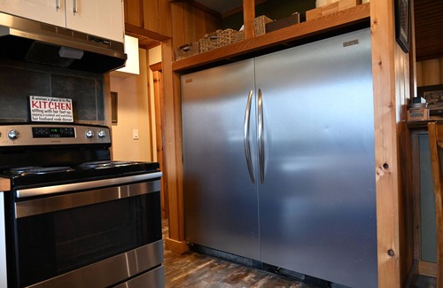 Sooke Cabin | True West Coast experience custom log home with sauna & outside cedar soaker tub