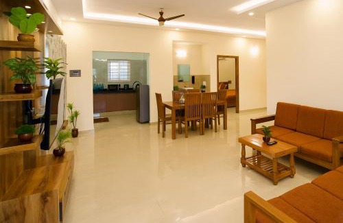 Tirupati Apartment | TrueLife Presidential Suites - 3BHK Luxurious AC Apartments - Breakfast Included - Best Location - Modular Kitchen - Super fast WiFi, 55 Smart TV, 250 Jio Channels - RO water system -3 bathrooms - Easy access to all Temples - Top service with lots of love