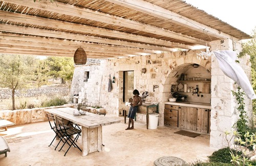 Ostuni Villa | Trullo di Luna, refined trullo with enchanting pool surrounded by nature