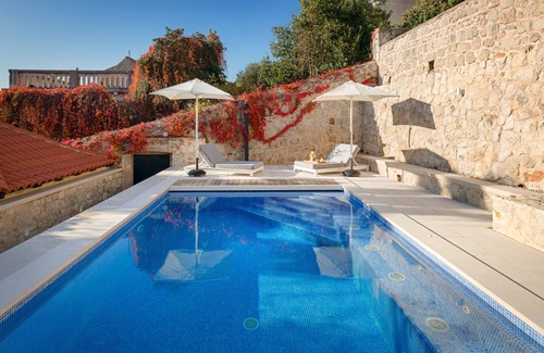 Pile House | Truly Luxurious Villa next to Old Town, Pool, 4 bedrooms in Mediterranean style