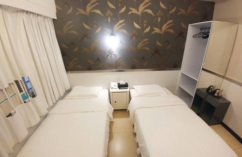 Kwun Chung Apartment | Tsim Sha Tsui, 2mins to Jordan Station,HarbourCity, Temple