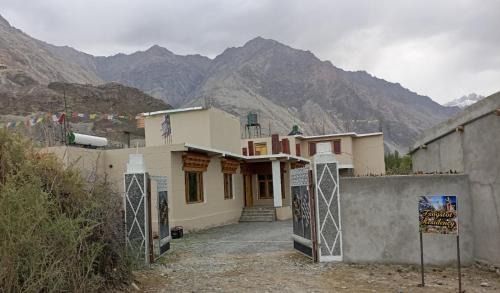 Diskit Hotel | Tsogstot residency