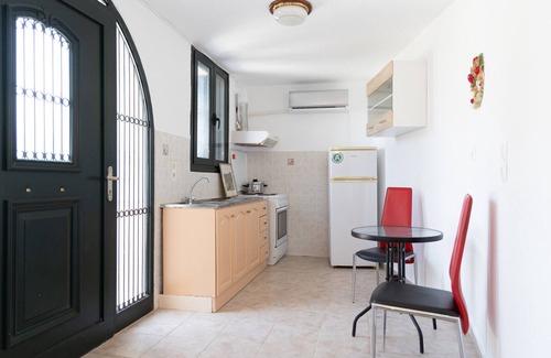 Omales Apartment | Tsopakas Nest Studio,Near tavern,Beach,Mani