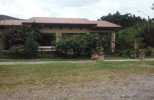 Brisas de Alto Boquete Ski Chalet | Tu casa Menus de Boquete te espera