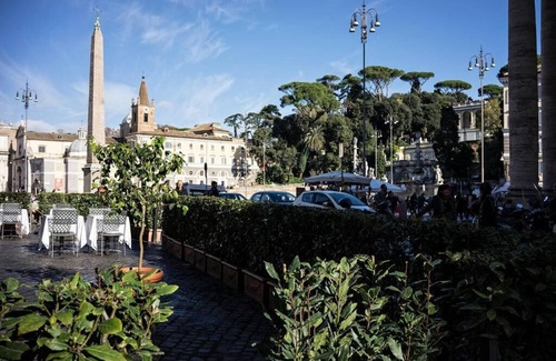 Rome City Centre Apartment | Tucked away just behind the magnificent Piazza del Popolo/Walk to Spanish Steps