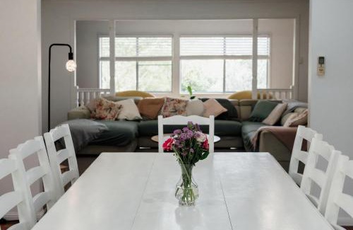 Rathdowney House | Tuckeroo Cottages - Tuckeroo House