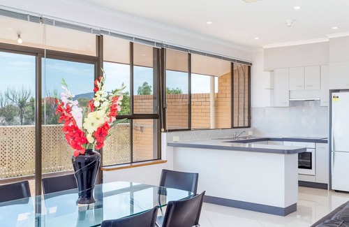 Greenway Apartment | Tuggeranong Short Stay #06 - Large Balcony With Lake Views - Sleeps 6