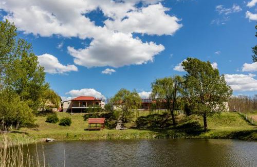 Szabolcsveresmart Bed & Breakfast | Tulip Garden Panzió