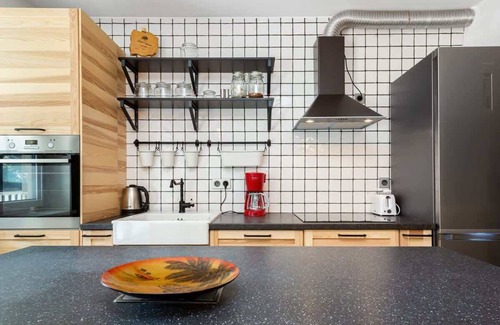 Srodmiescie Apartment | Tumskie Ogrody II Spacious Apartment |Parking|Desk