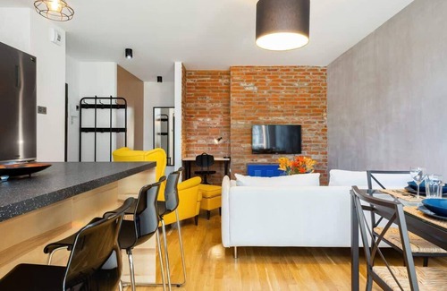 Srodmiescie Apartment | Tumskie Ogrody II Spacious Apartment |Parking|Desk