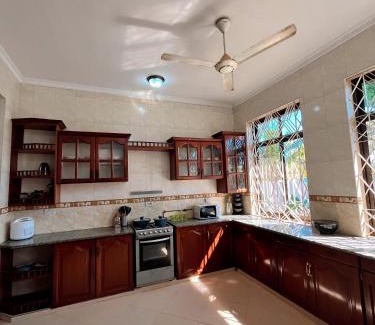 Tunguu House | TUNU Homestay And Apartment