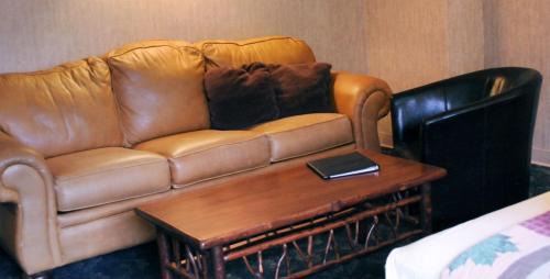 Marshall Hotel | Turkey Run Inn & Cabins