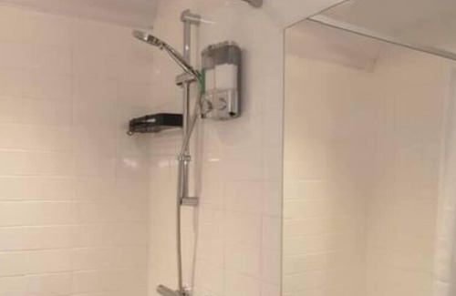 Burnley Cottage | Turner - En-suite Room in Canalside Guesthouse