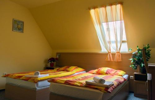 Kaposvar House | Turul Étterem és Panzió