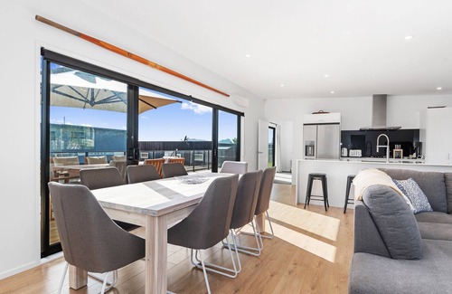 Ruakaka House | Tuturu Bliss - Ruakākā Holiday Home