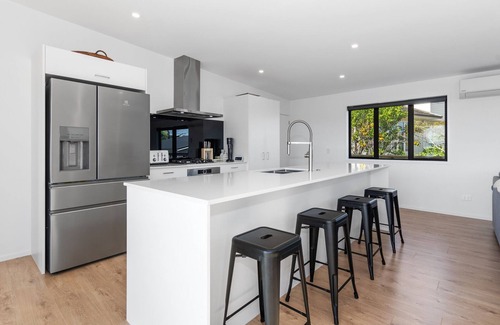 Ruakaka House | Tuturu Bliss - Ruakākā Holiday Home