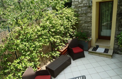 Serre di Rapolano Apartment | Tweety Home is a precious relaxing corner in the heart of the Crete Senesi.