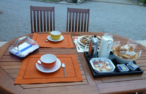 Serre di Rapolano Apartment | Tweety Home is a precious relaxing corner in the heart of the Crete Senesi.