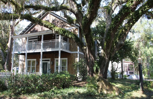 Steinhatchee House | Twelve Oaks in the Landings! Perfect for Entertaining! 4 BR-4BA - Sleeps 12