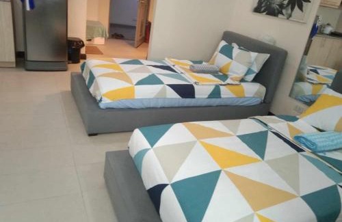 Wack-Wack Greenhills Apartment | Twin Beds Studio Room with City View