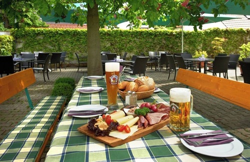 Neustadt an der Donau Apartment | Twin room (17 sqm) with two single beds
